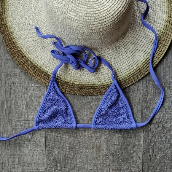 Diamond Lace Wicked Weasel rare-vintage thong bikini. Top: XS, Bottoms: large - Picture 2 of 9